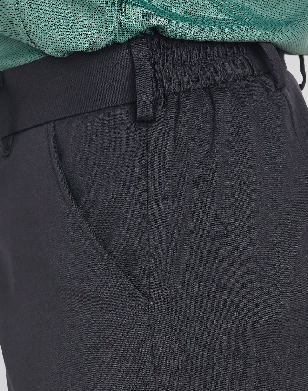Womens Utility Cargo Shorts - Image 7